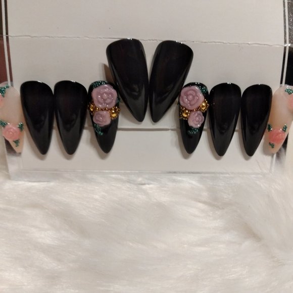 Black and With Roses color change  Press on nails - Picture 2 of 2